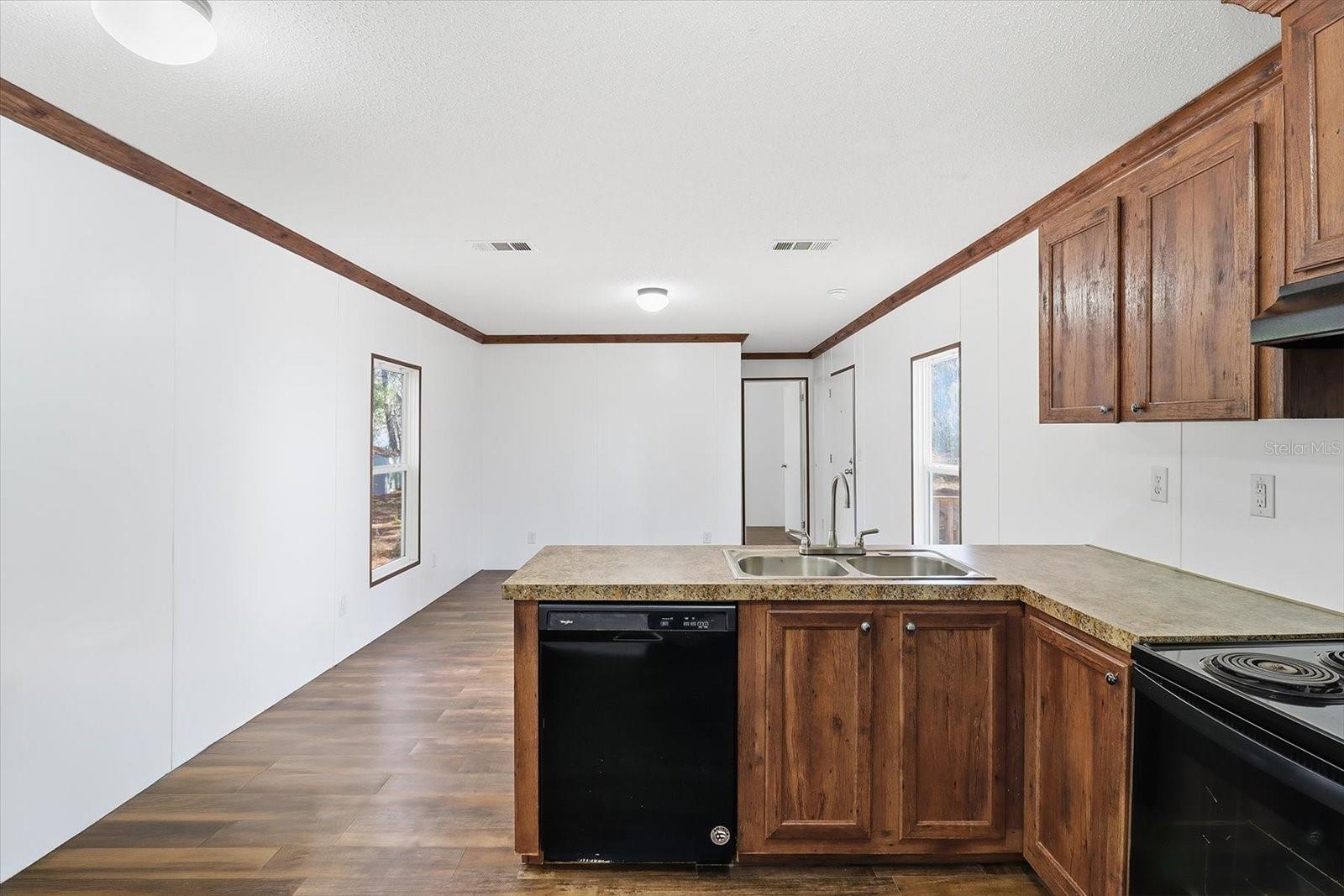 Image 14 of 48 For 4638 Ellen Point