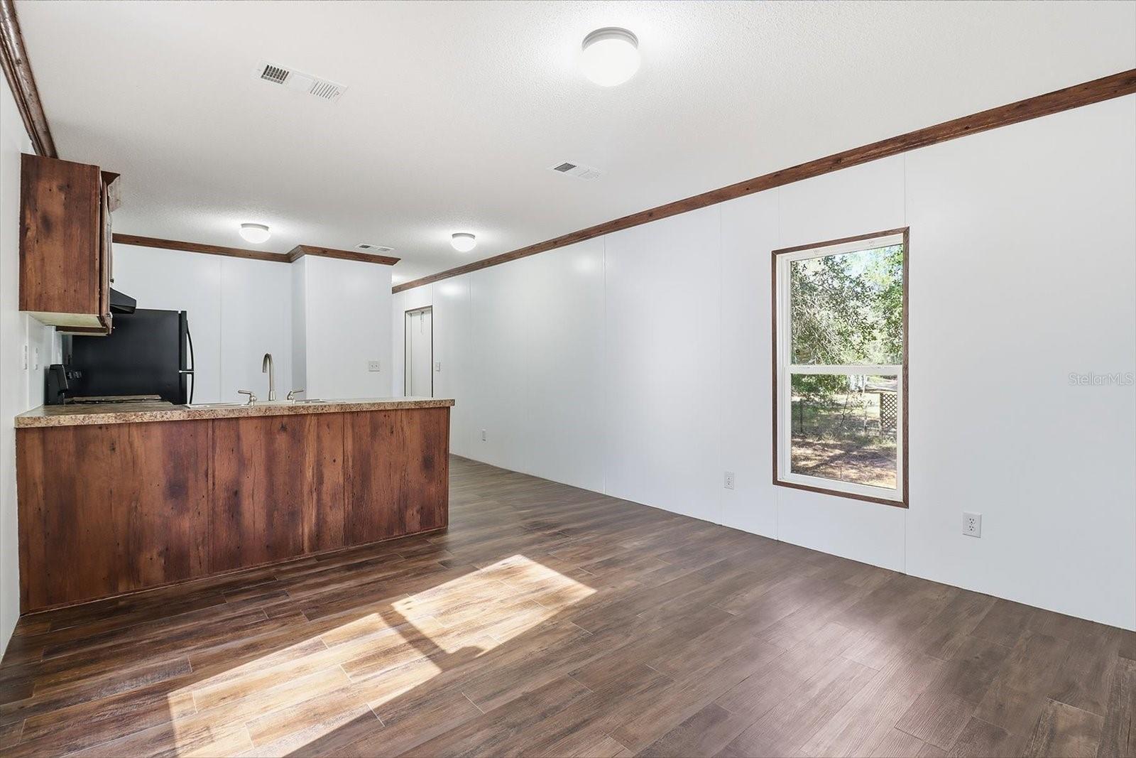 Image 9 of 48 For 4638 Ellen Point