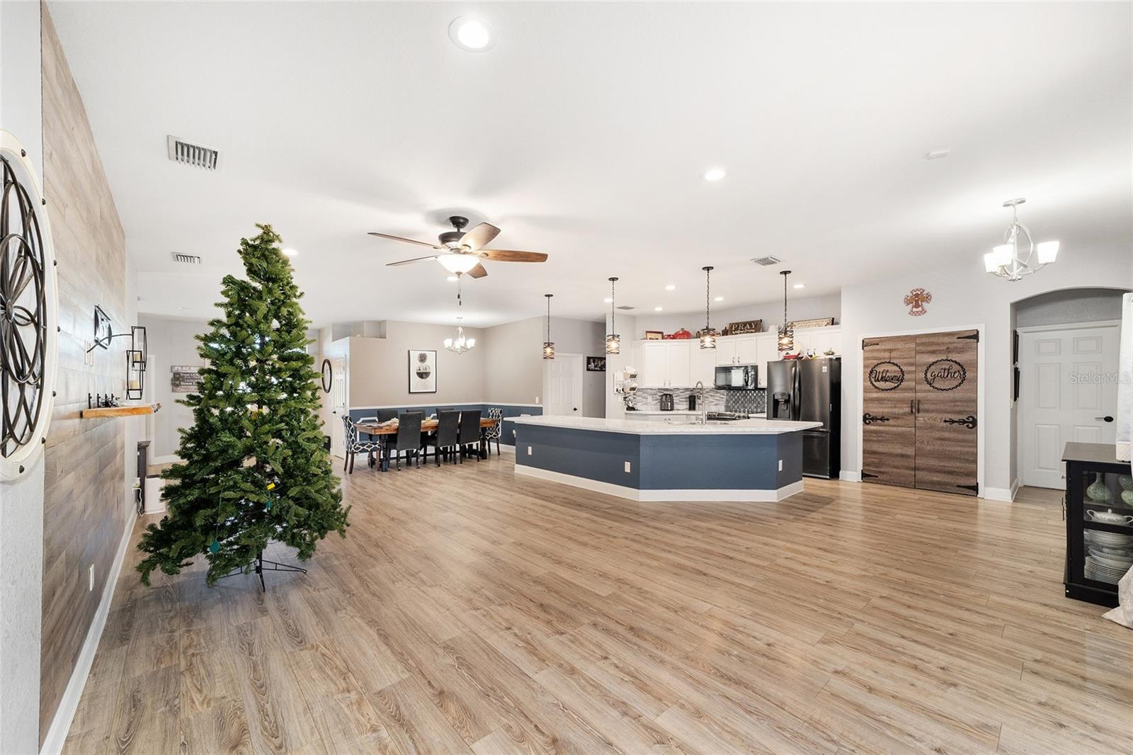 Image 12 of 62 For 6186 116th Street Road