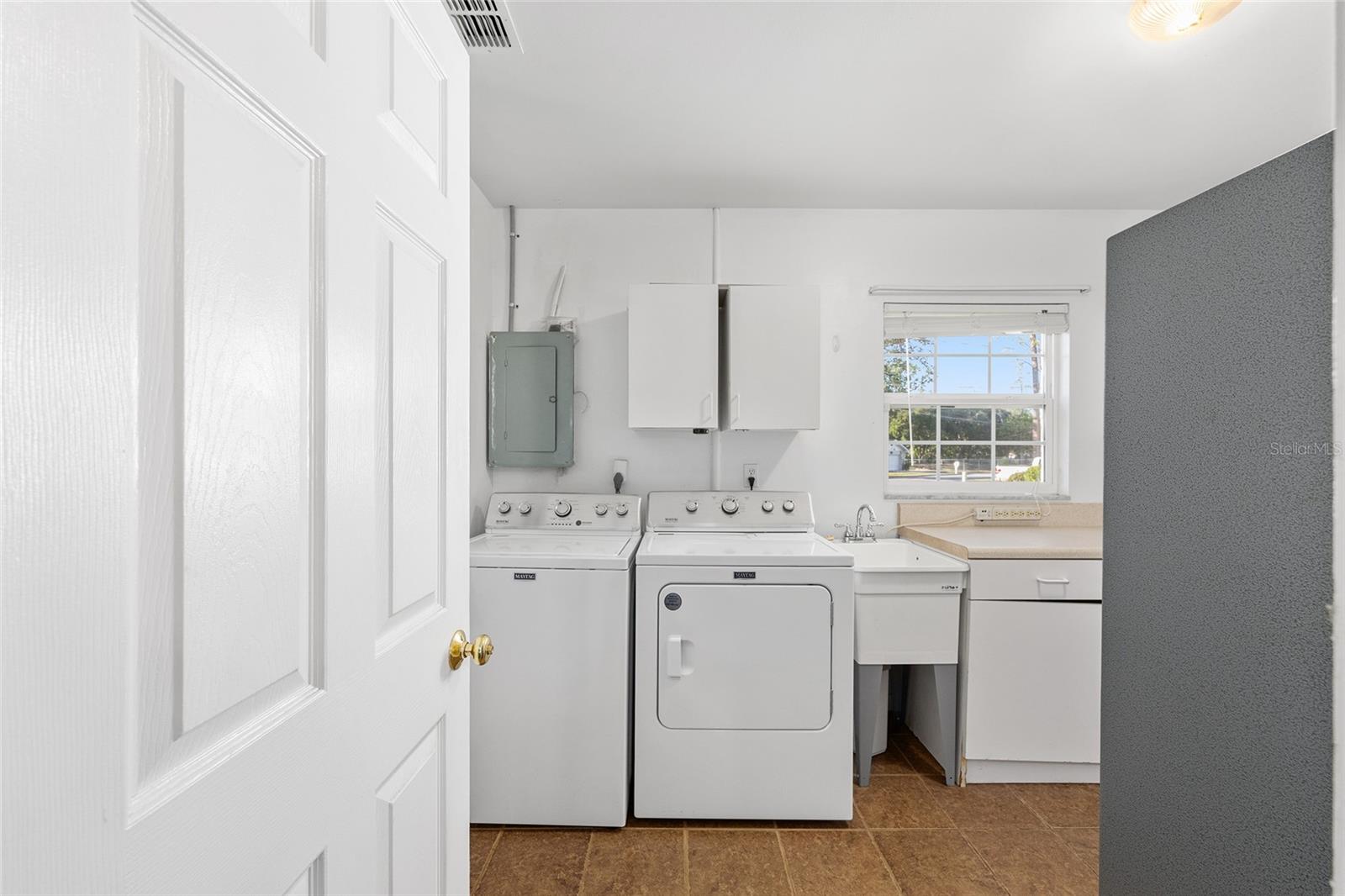 Image 29 of 45 For 1807 7th Street