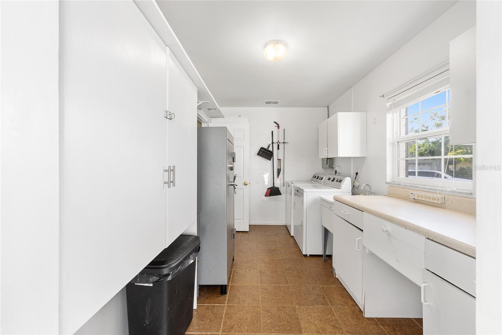 Image 30 of 45 For 1807 7th Street