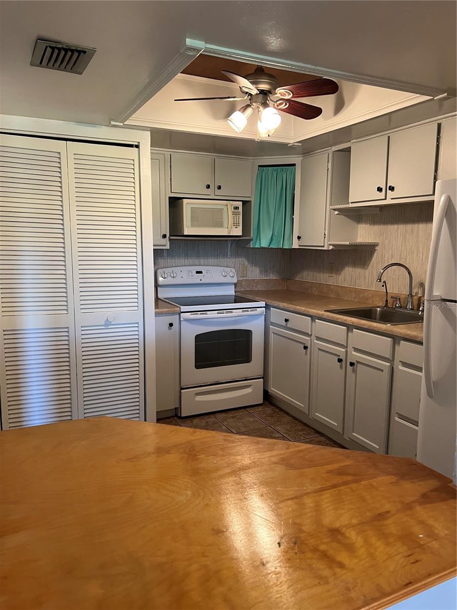 Image 3 of 14 For 630 Fairways Circle A