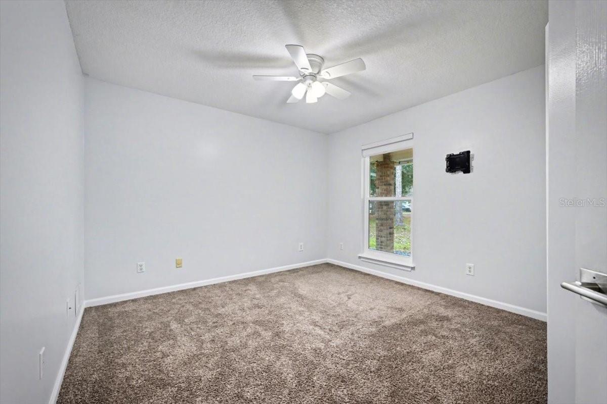 Image 32 of 40 For 3161 Owenby Lane 4a