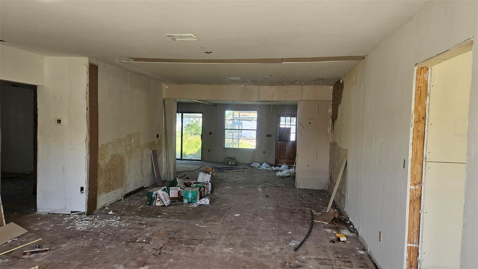 Image 2 of 10 For 811 40th Avenue Ne