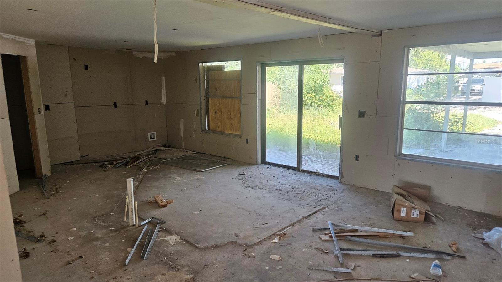 Image 3 of 10 For 811 40th Avenue Ne