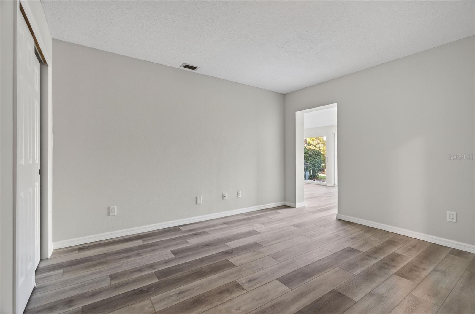 Image 16 of 44 For 11340 Bayshore Drive