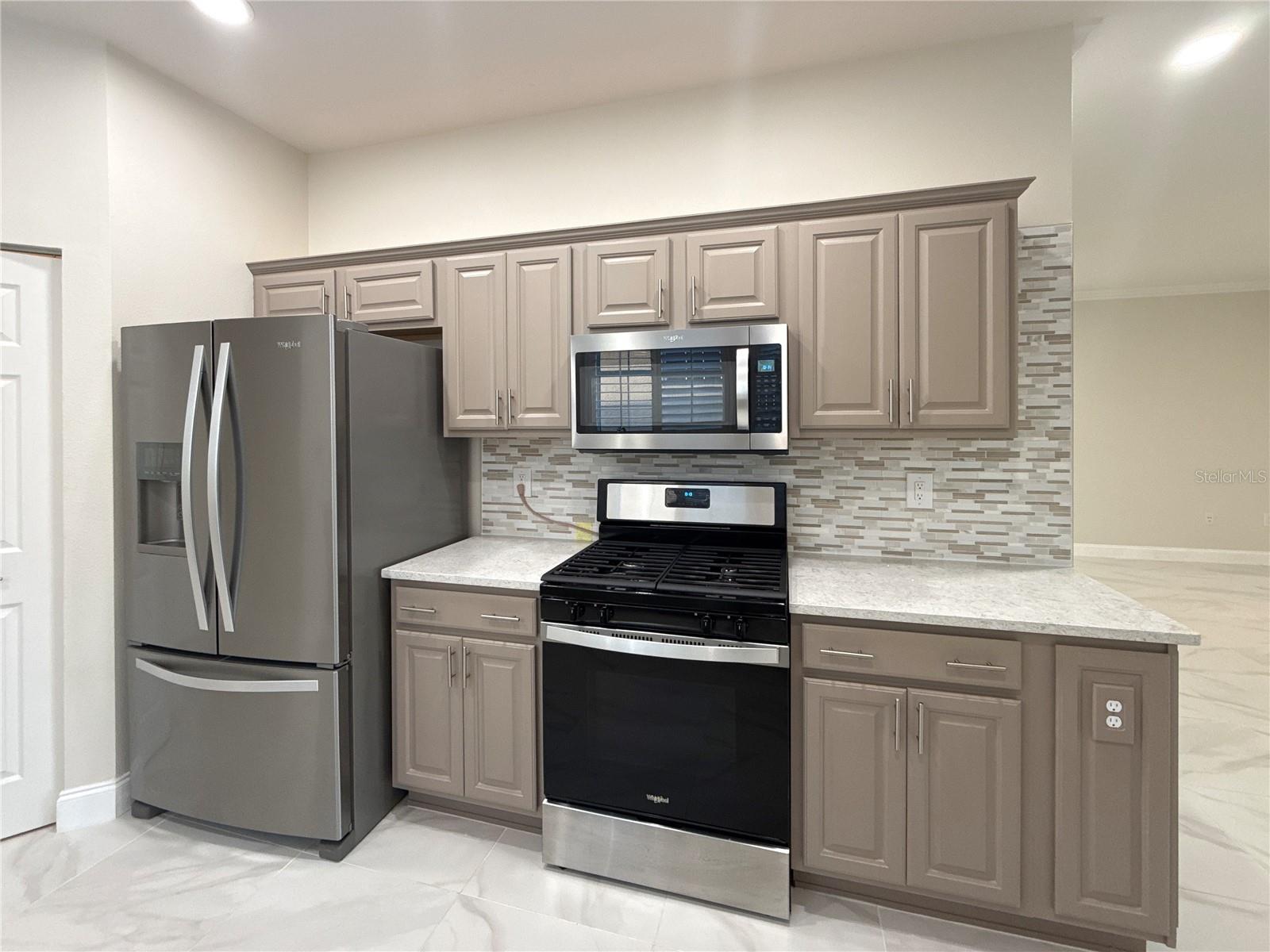 Image 18 of 41 For 8443 82nd Loop