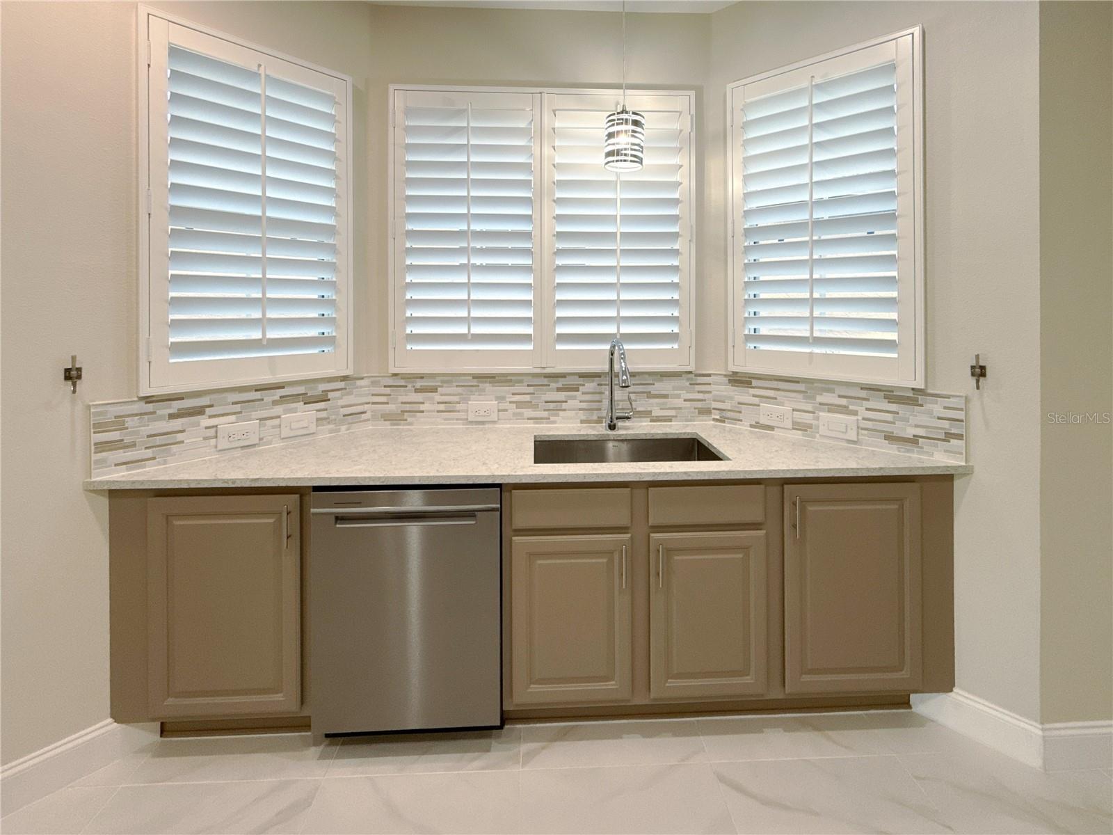 Image 19 of 41 For 8443 82nd Loop