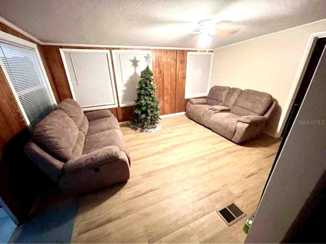 Image 9 of 11 For 3249 Calais Terrace