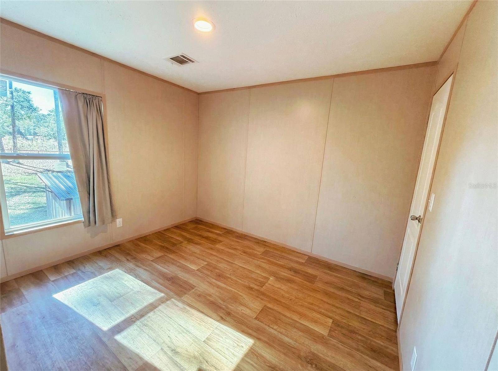 Image 17 of 26 For 15277 105th Avenue