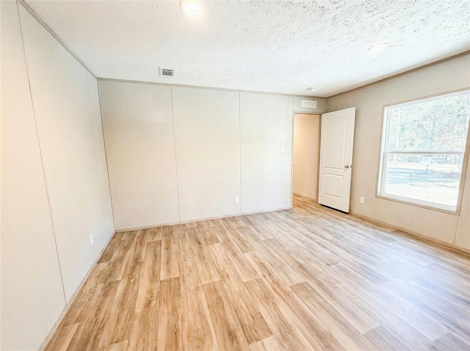 Image 19 of 26 For 15277 105th Avenue