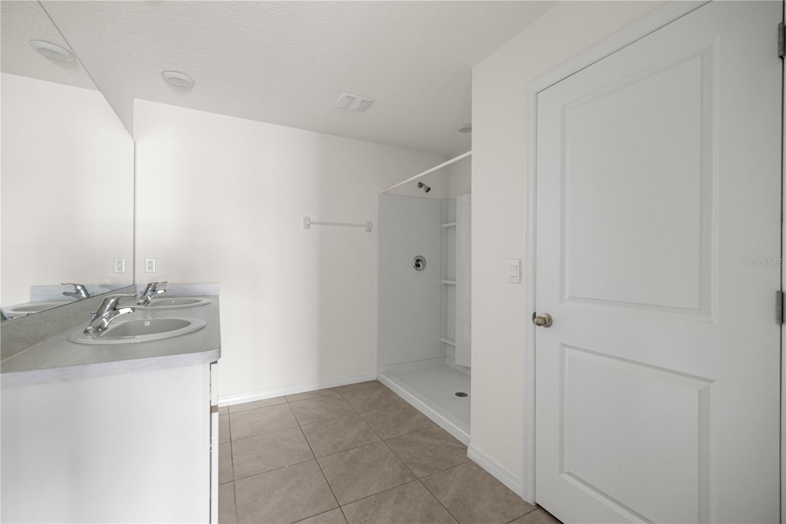 Image 12 of 24 For 6563 1st Loop