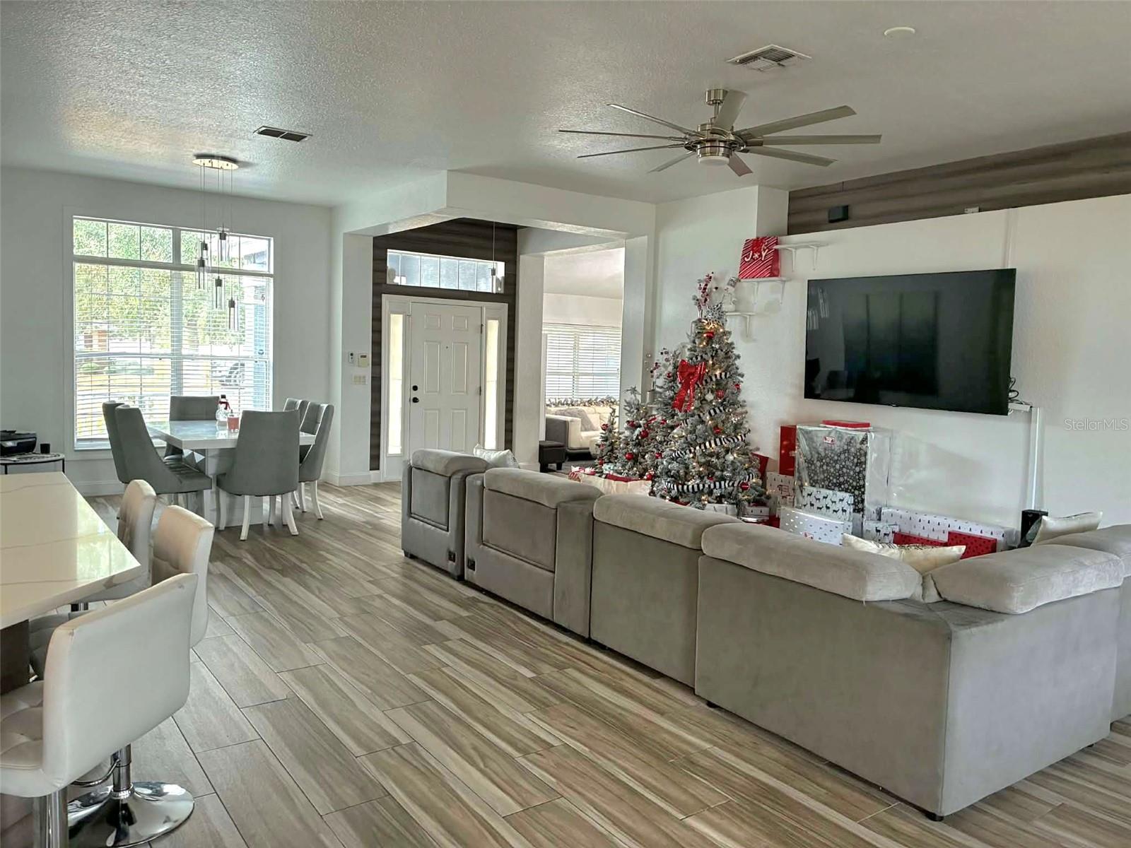 Image 19 of 43 For 9937 57th Court