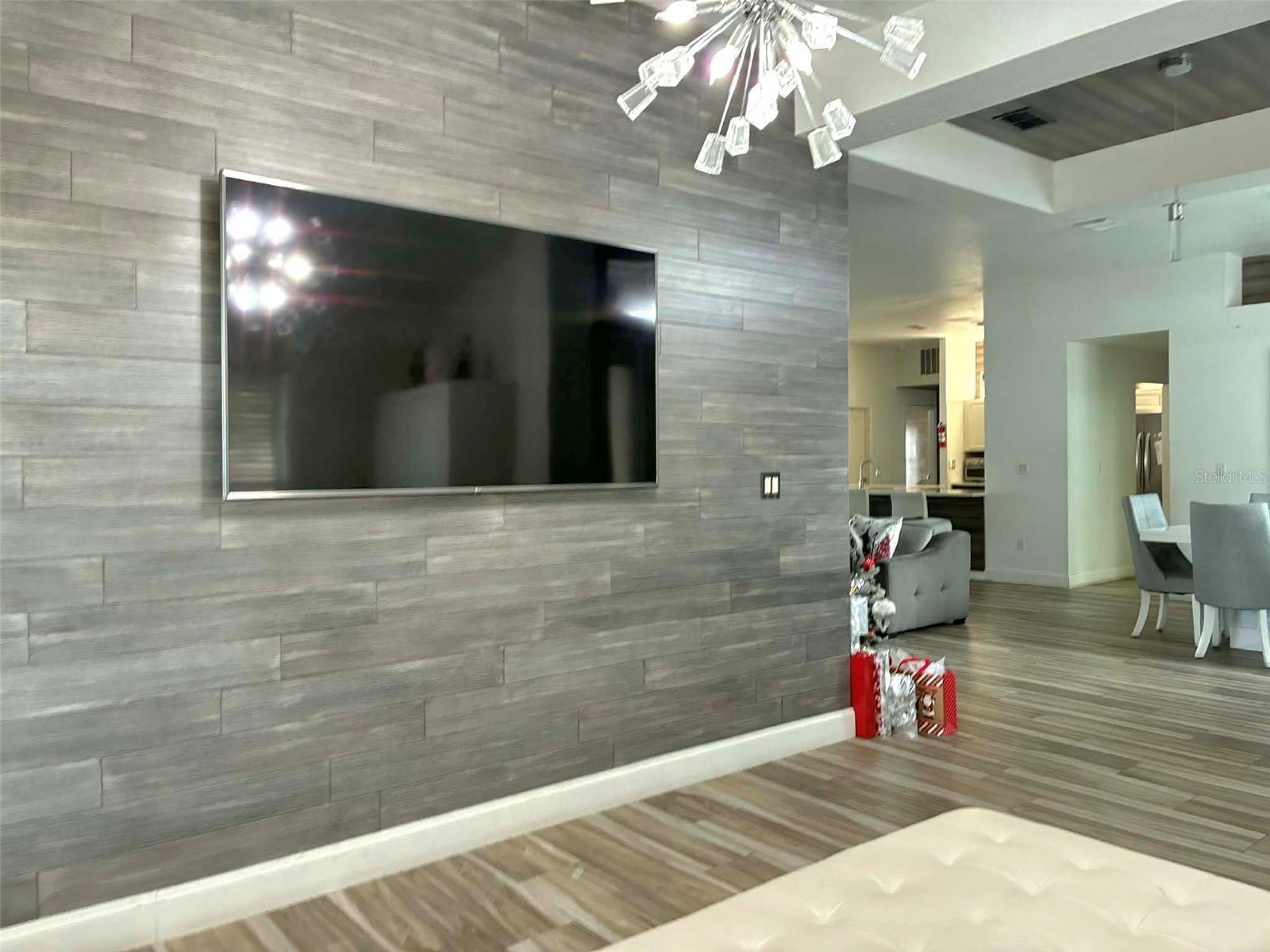 Image 24 of 43 For 9937 57th Court