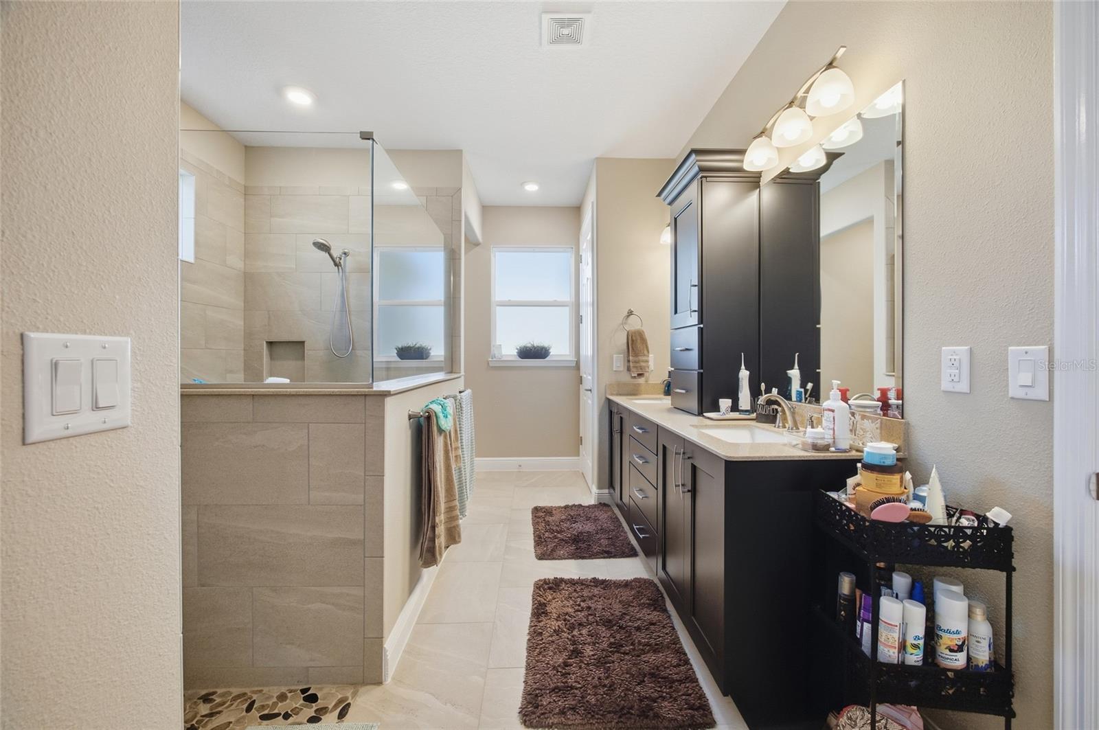 Image 18 of 38 For 8123 95th Court