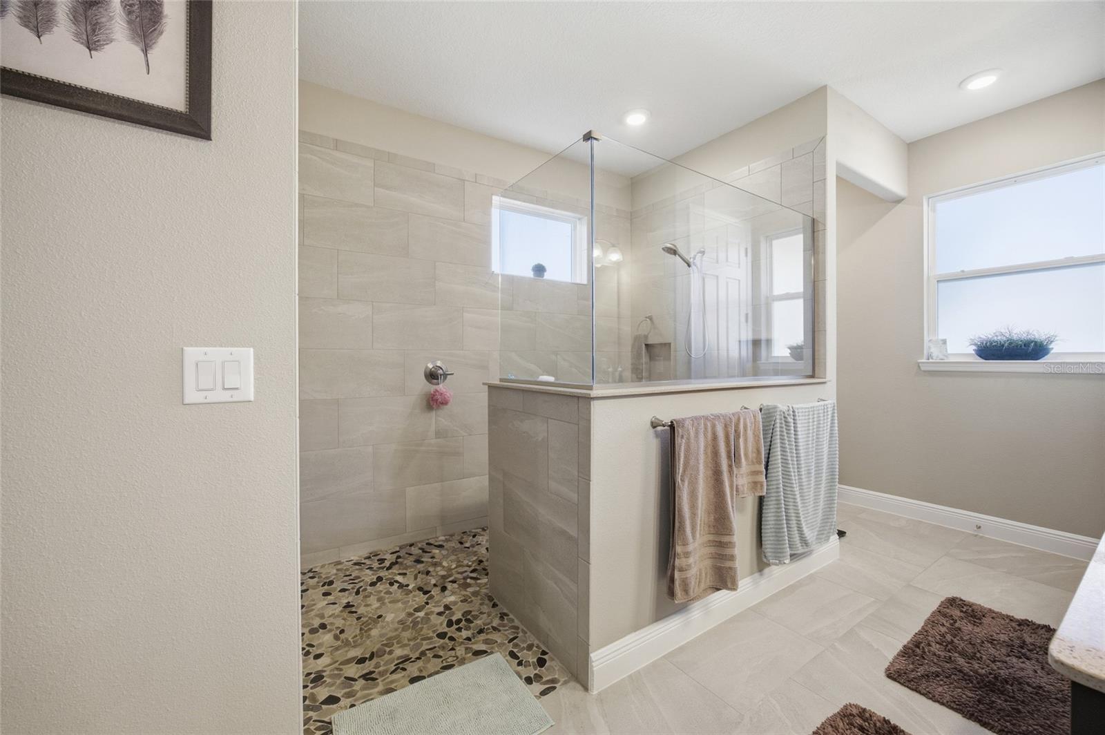 Image 19 of 38 For 8123 95th Court