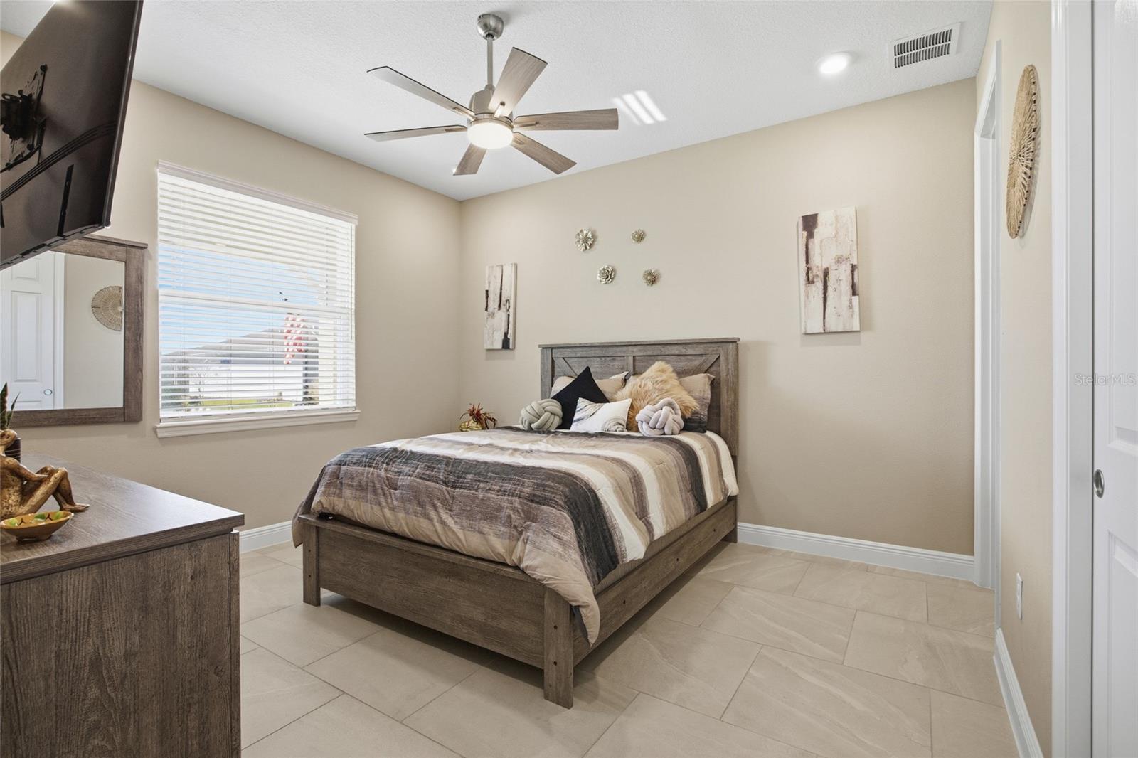 Image 23 of 38 For 8123 95th Court