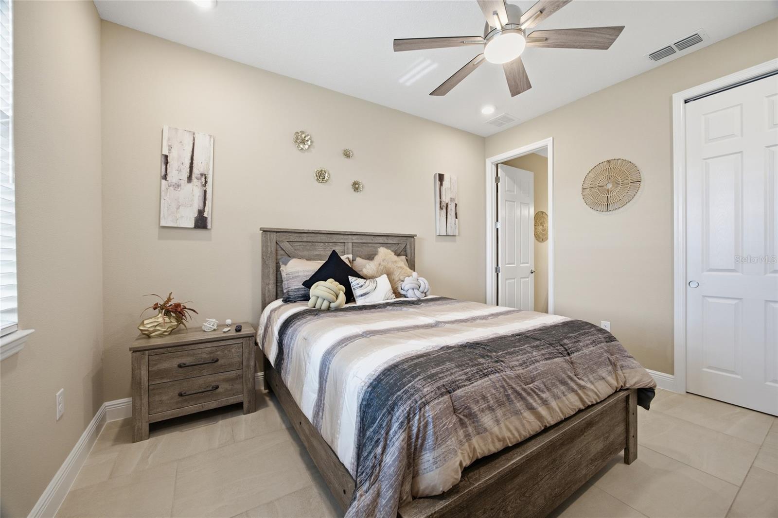 Image 24 of 38 For 8123 95th Court