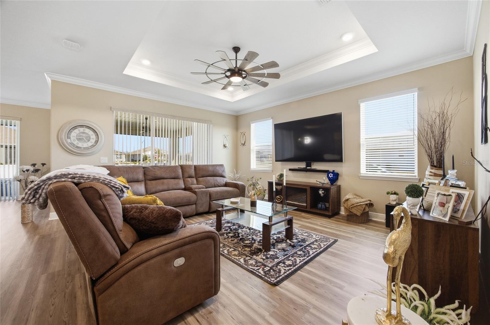 Image 6 of 38 For 8123 95th Court