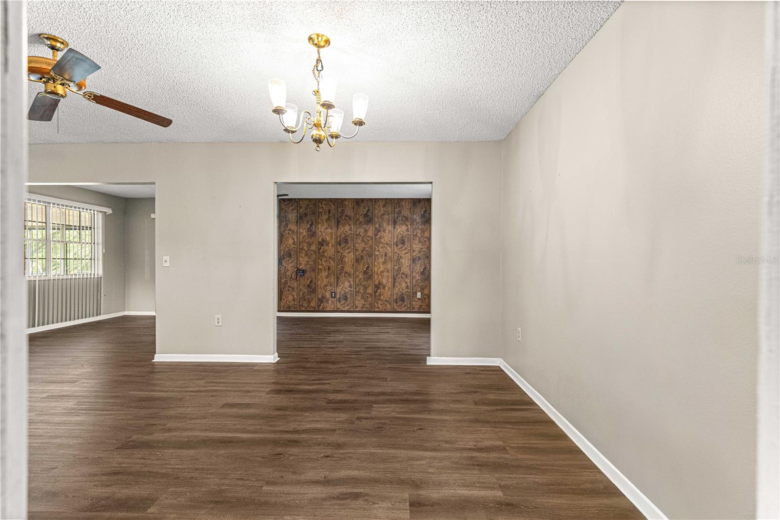 Image 11 of 34 For 201 Marion Oaks Lane