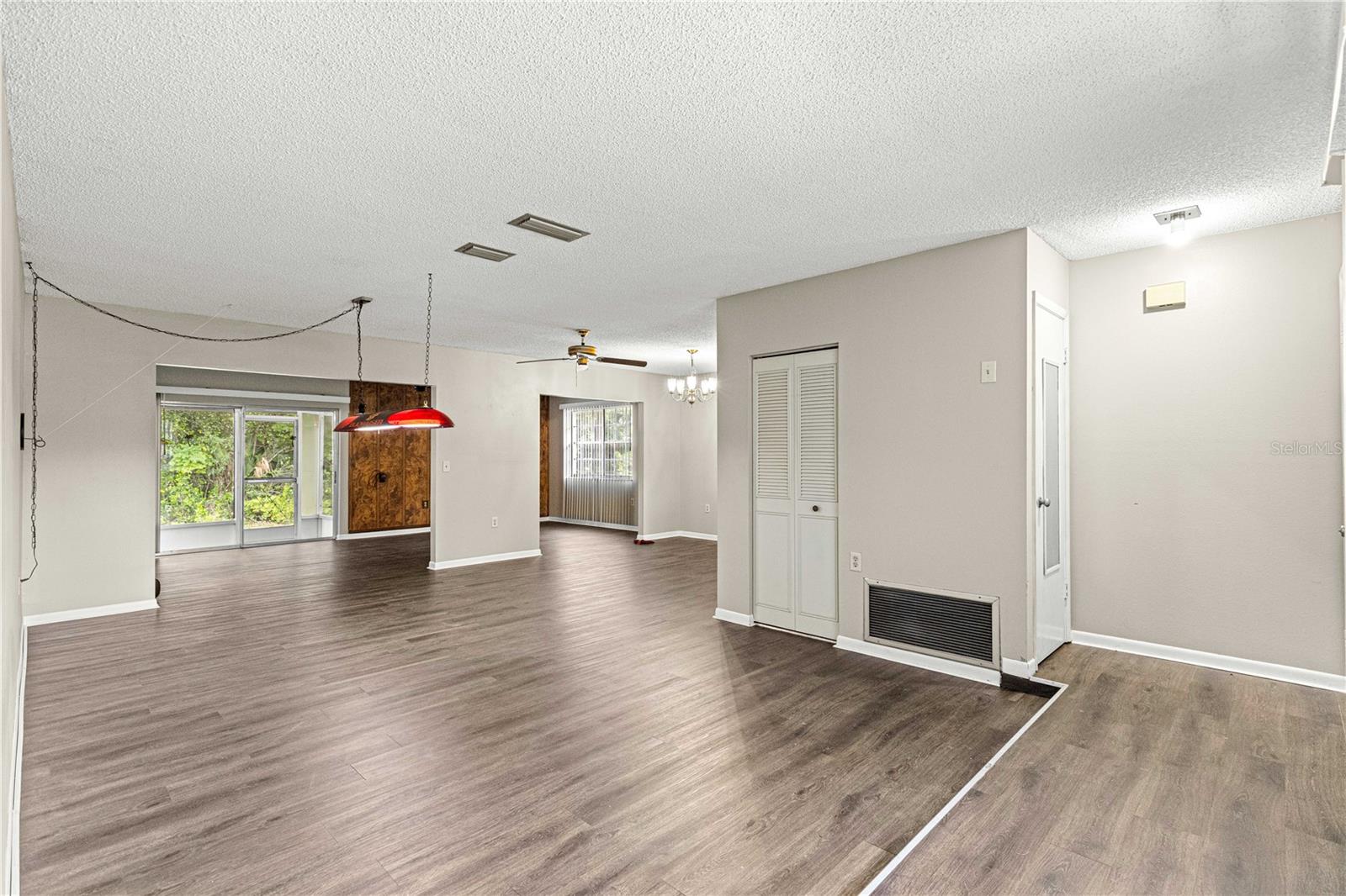 Image 13 of 34 For 201 Marion Oaks Lane