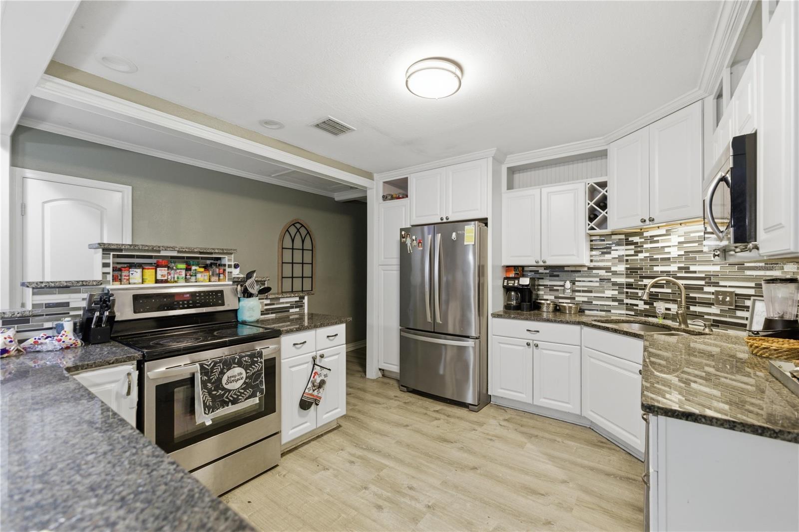 Image 3 of 46 For 916 28th Avenue