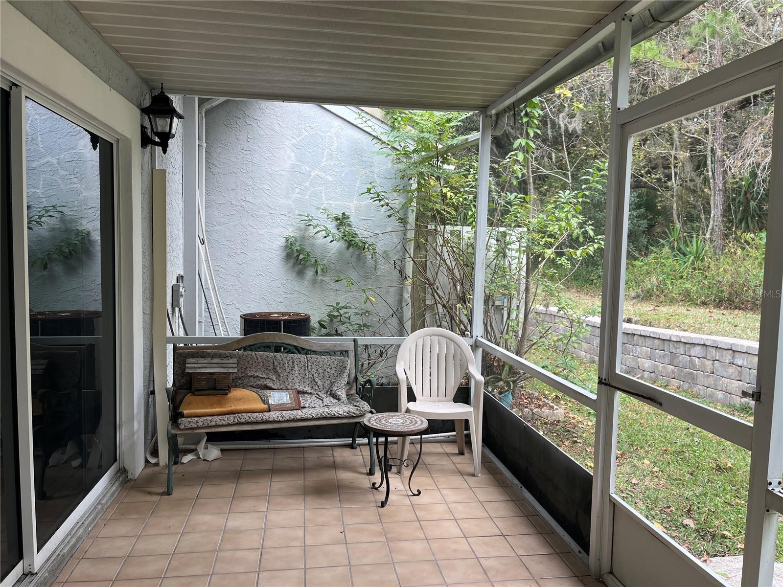 Image 5 of 10 For 2423 20th Court 0