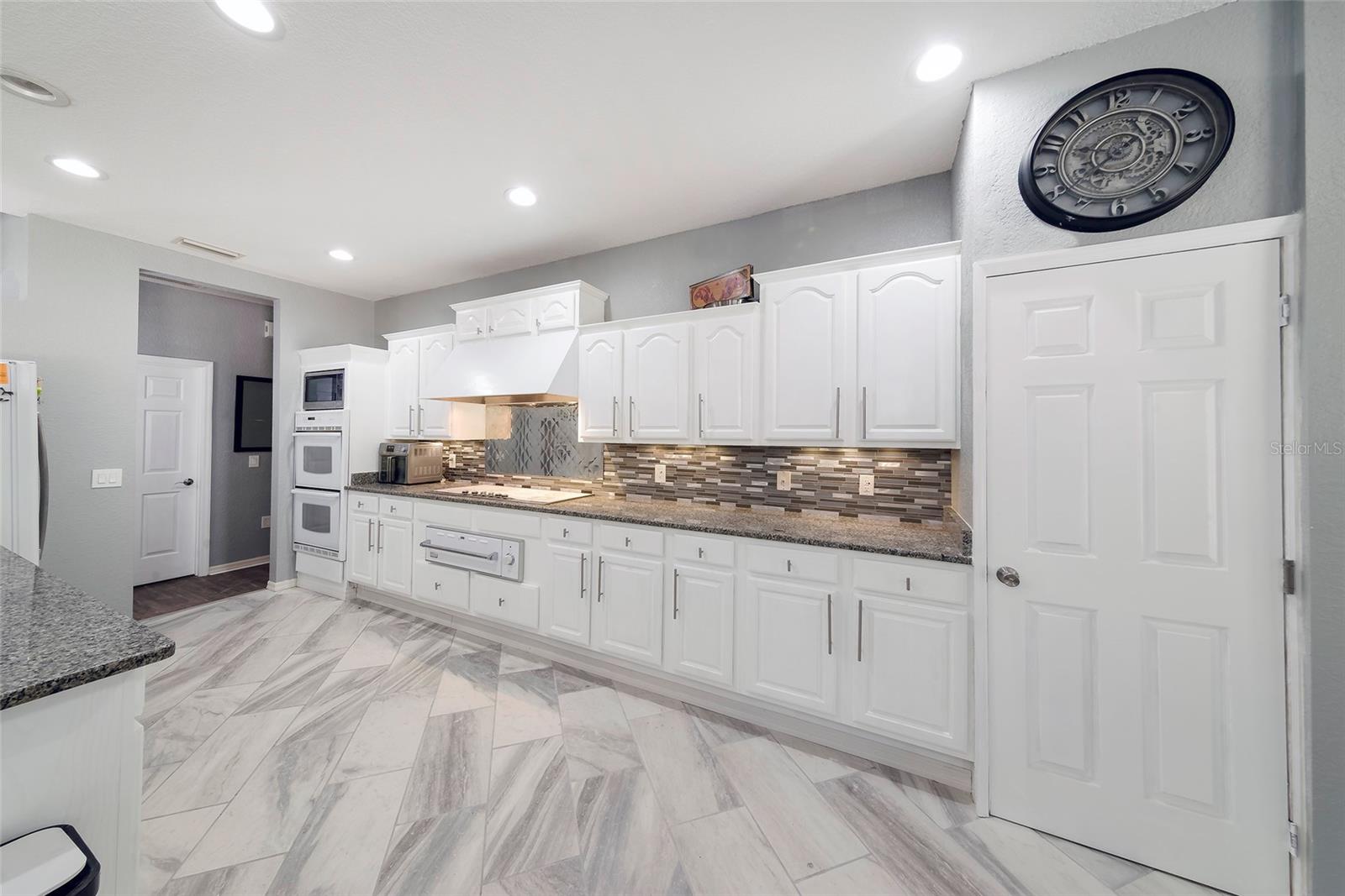 Image 14 of 47 For 19931 93rd Lane Road