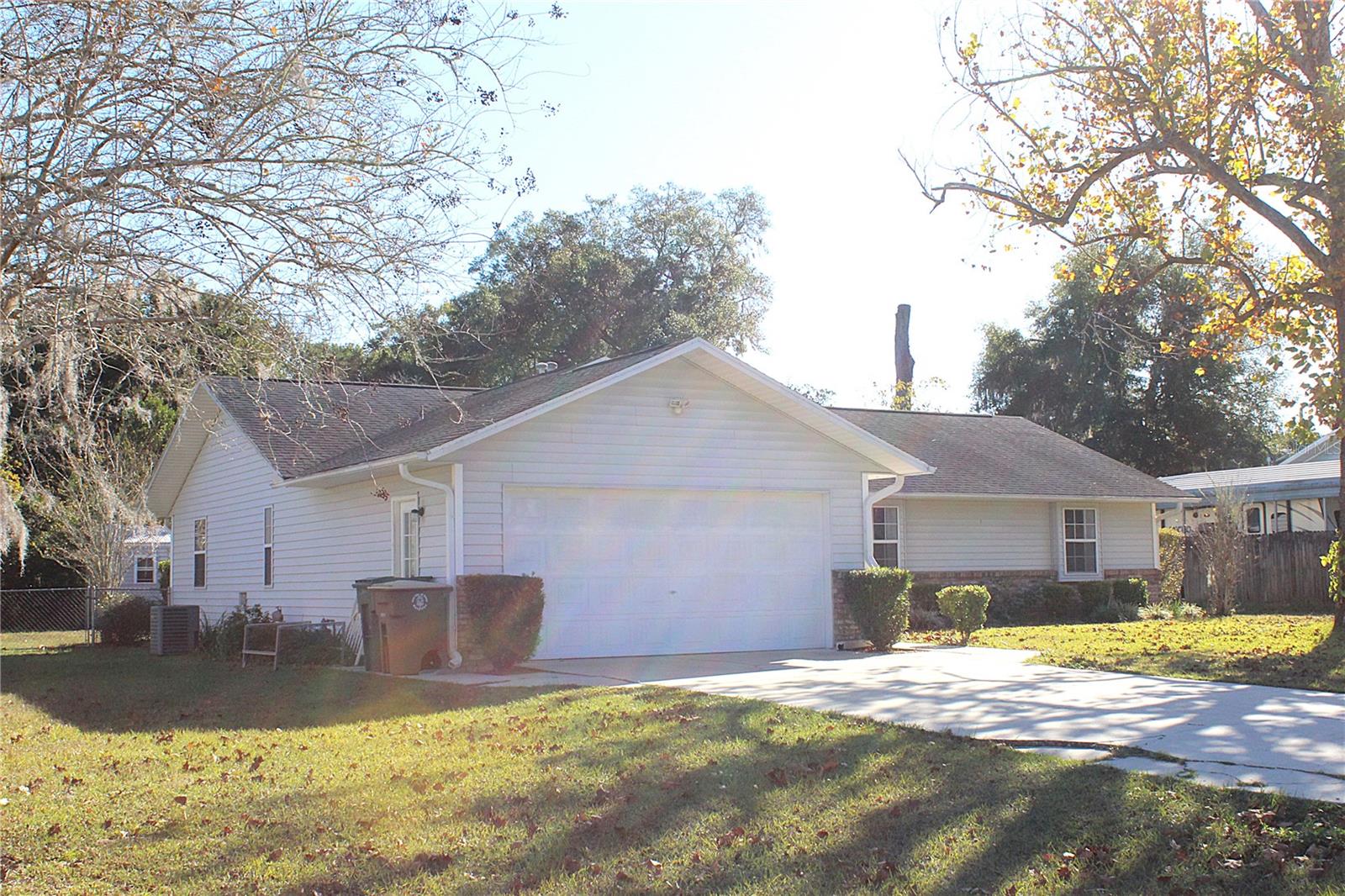 Image 12 of 49 For 707 46th Court