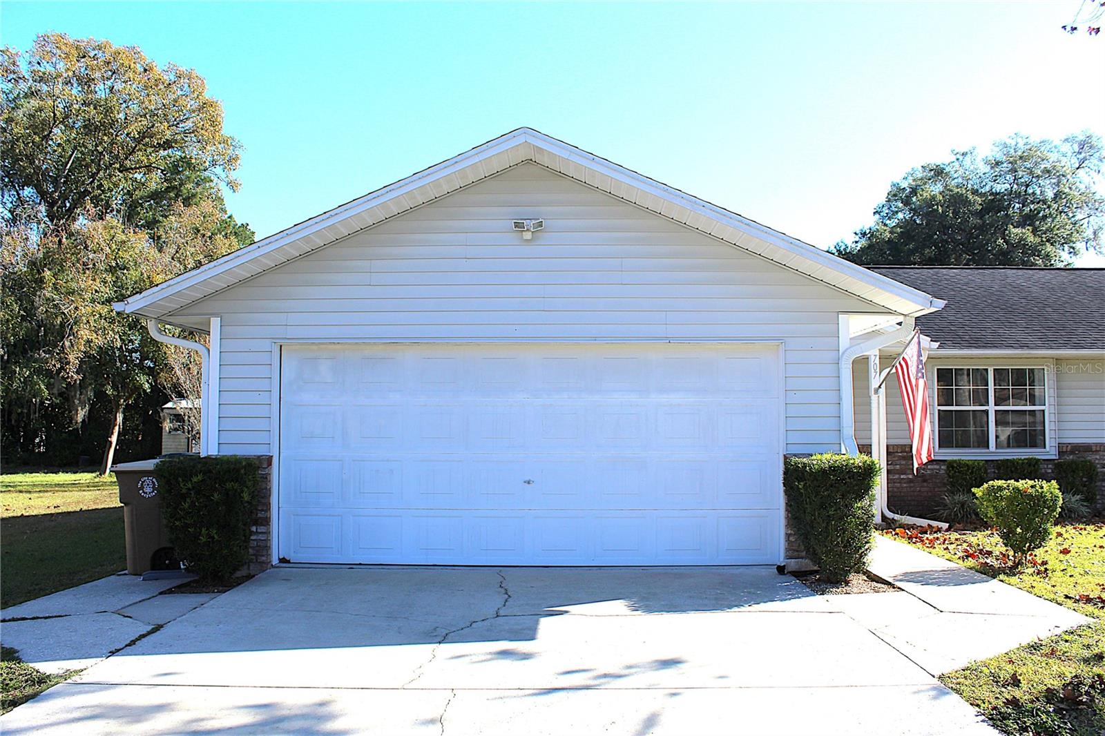 Image 14 of 49 For 707 46th Court