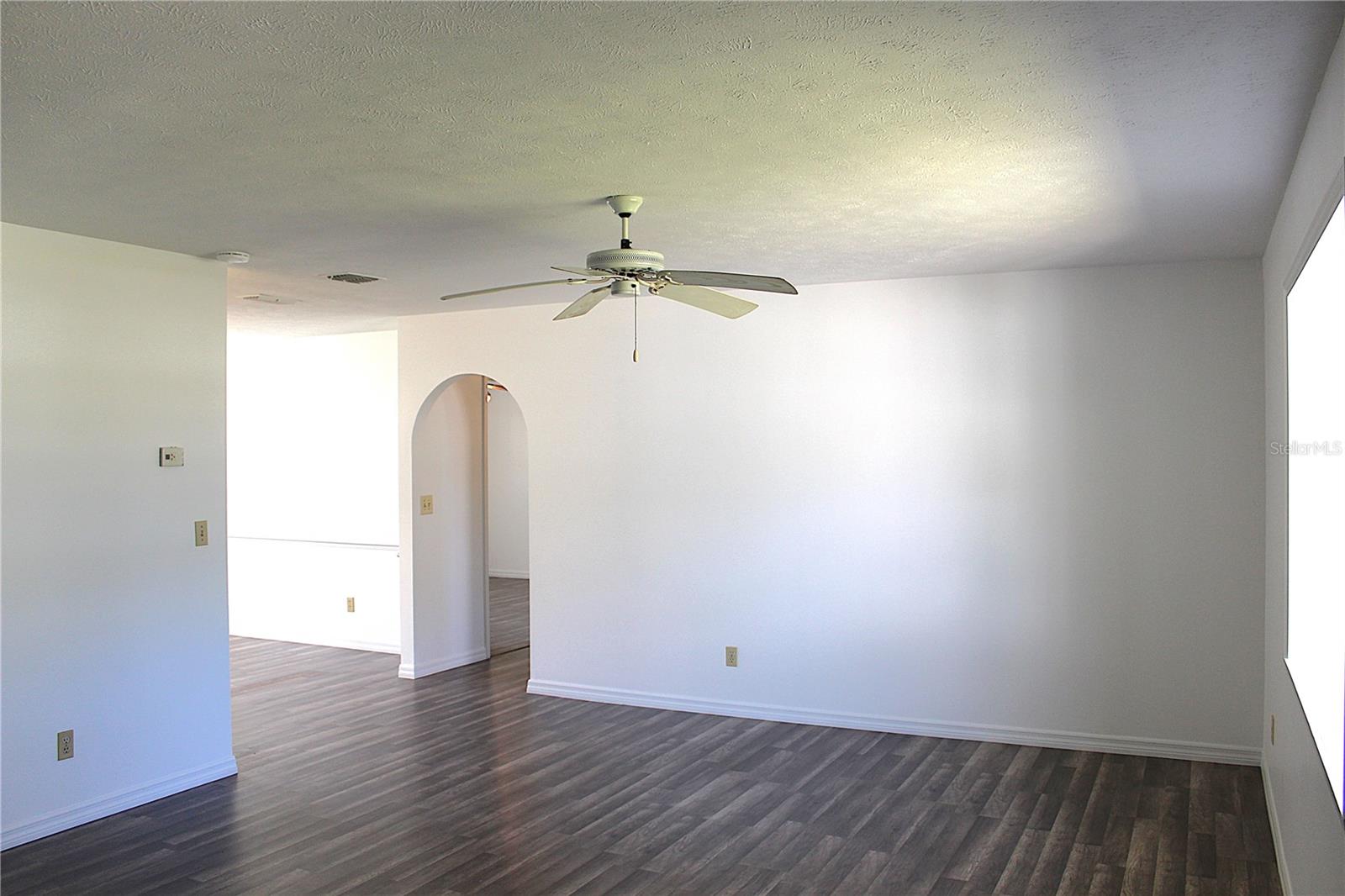 Image 17 of 49 For 707 46th Court