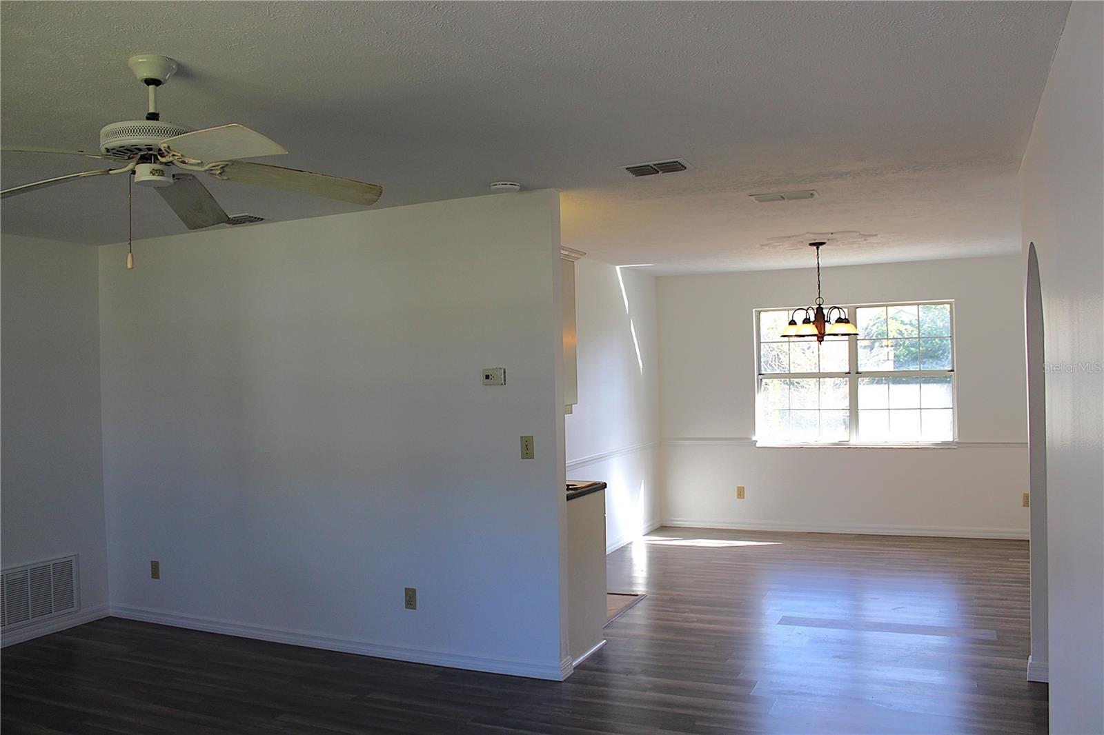 Image 19 of 49 For 707 46th Court