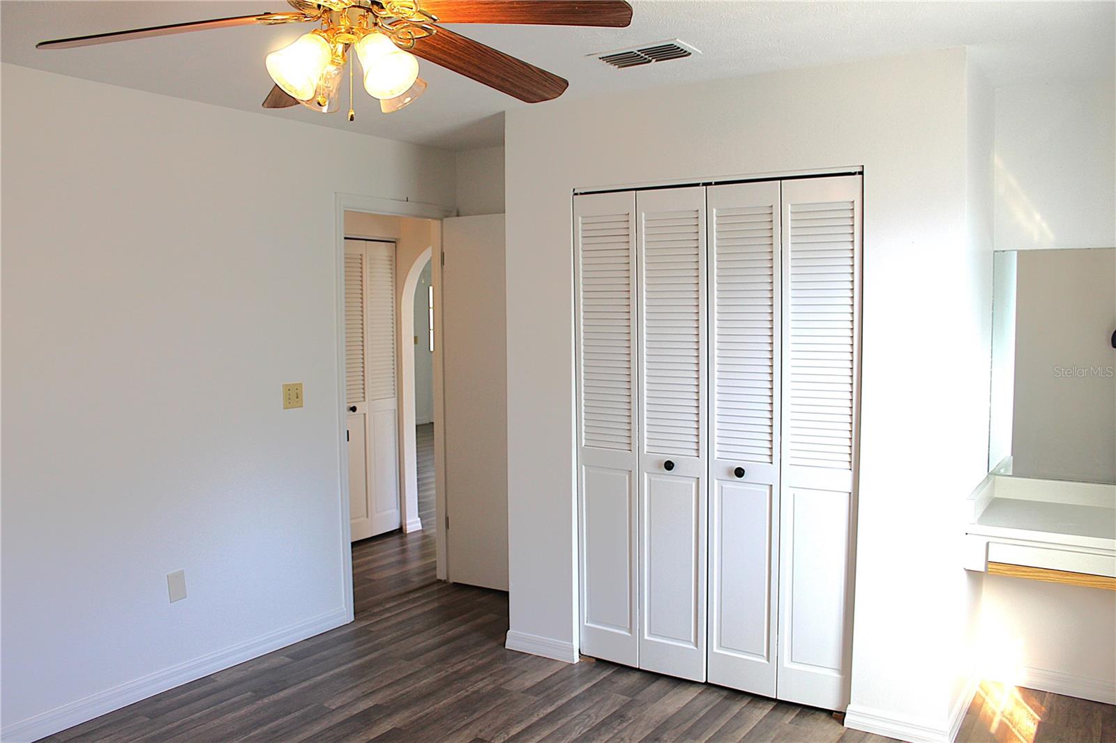 Image 23 of 49 For 707 46th Court