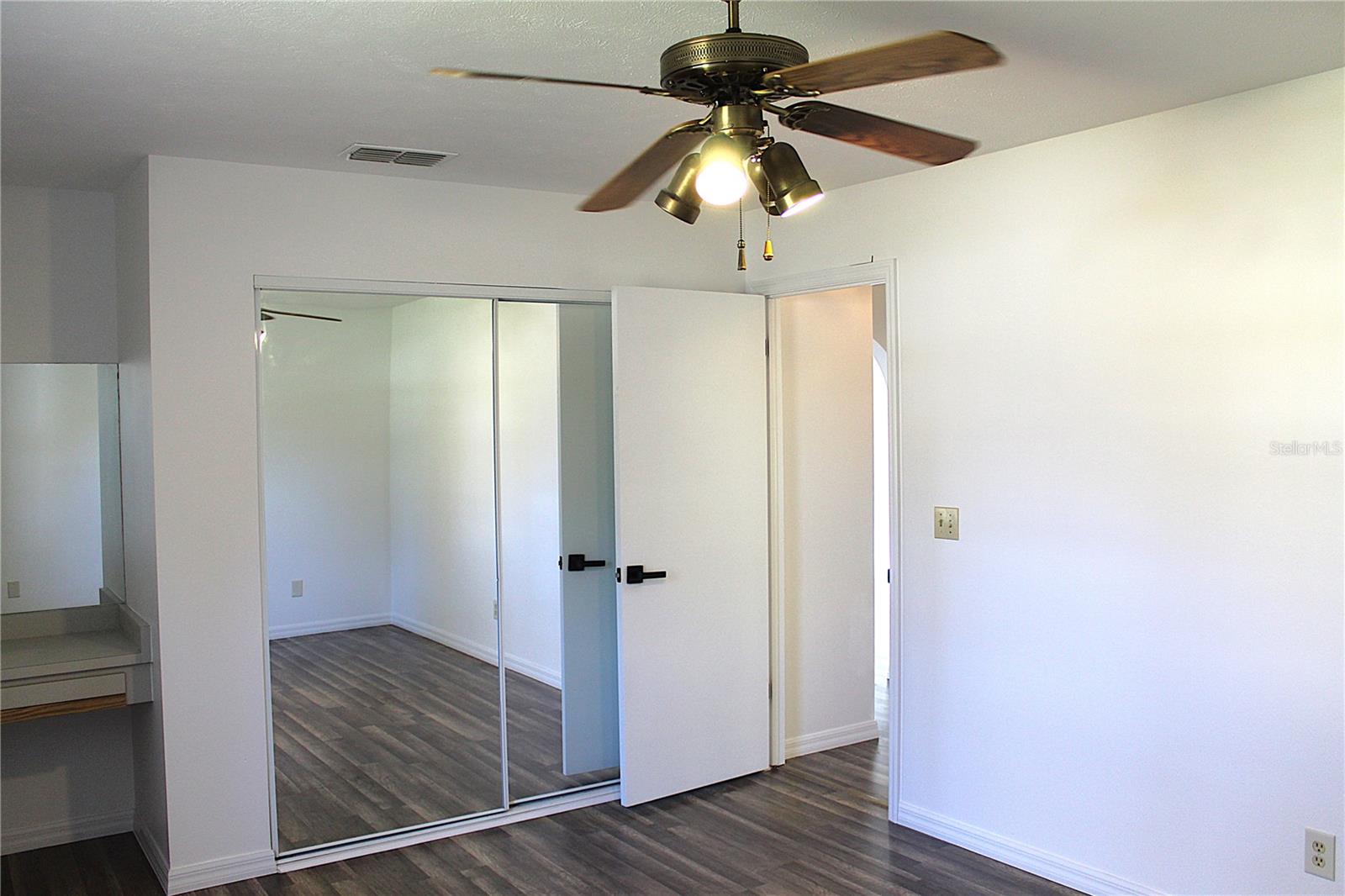 Image 29 of 49 For 707 46th Court