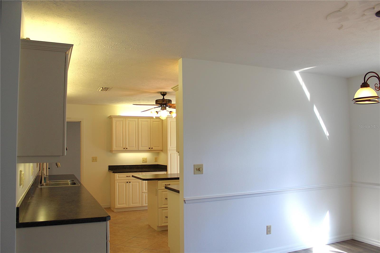 Image 31 of 49 For 707 46th Court