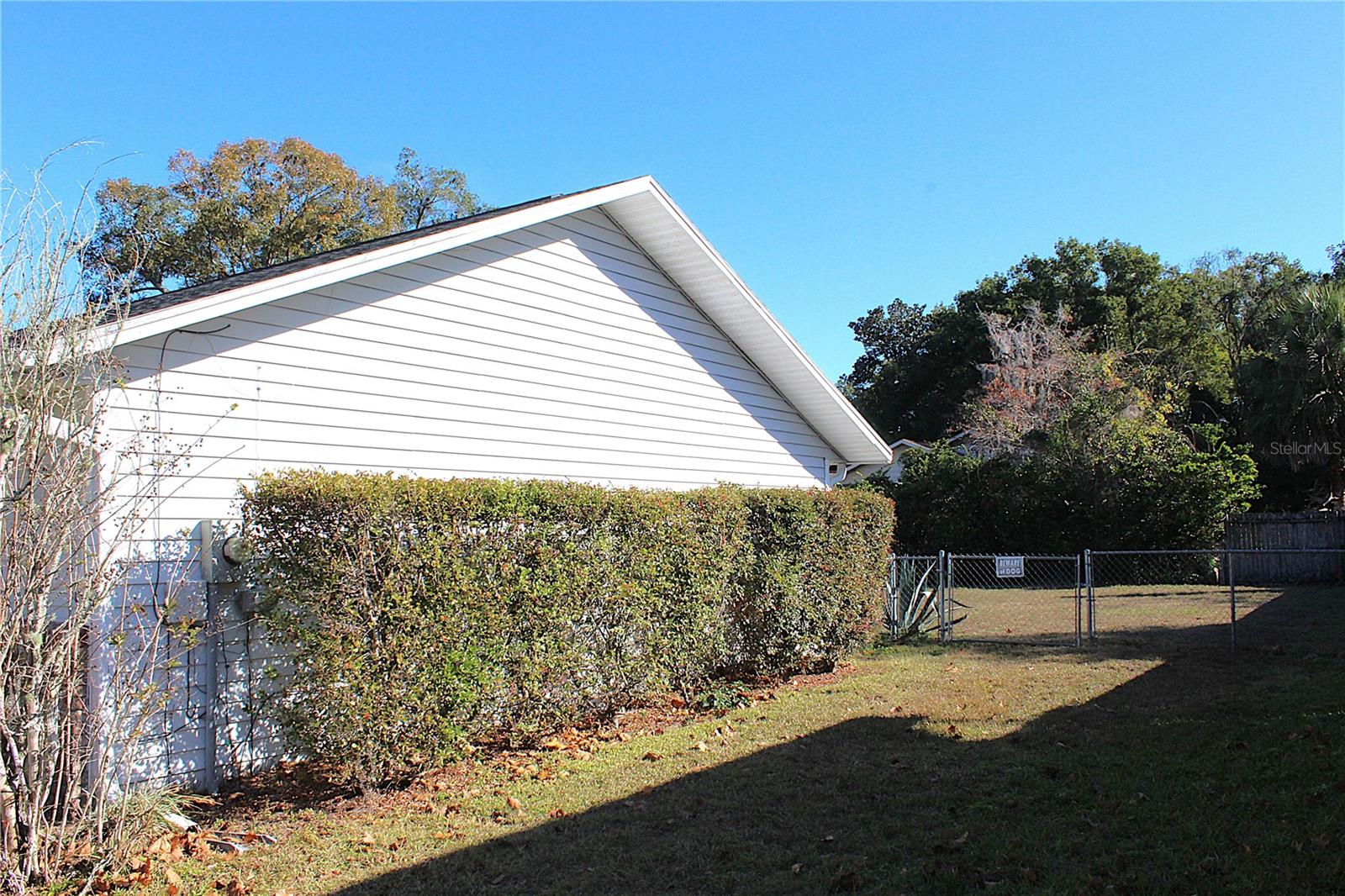 Image 4 of 49 For 707 46th Court