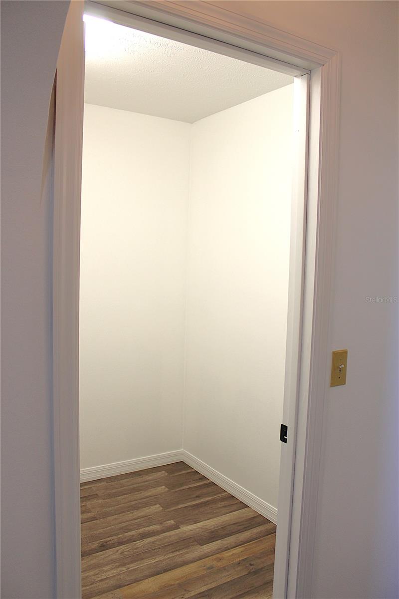 Image 40 of 49 For 707 46th Court