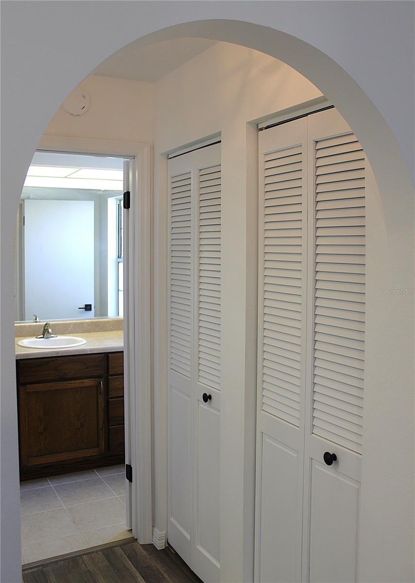 Image 41 of 49 For 707 46th Court