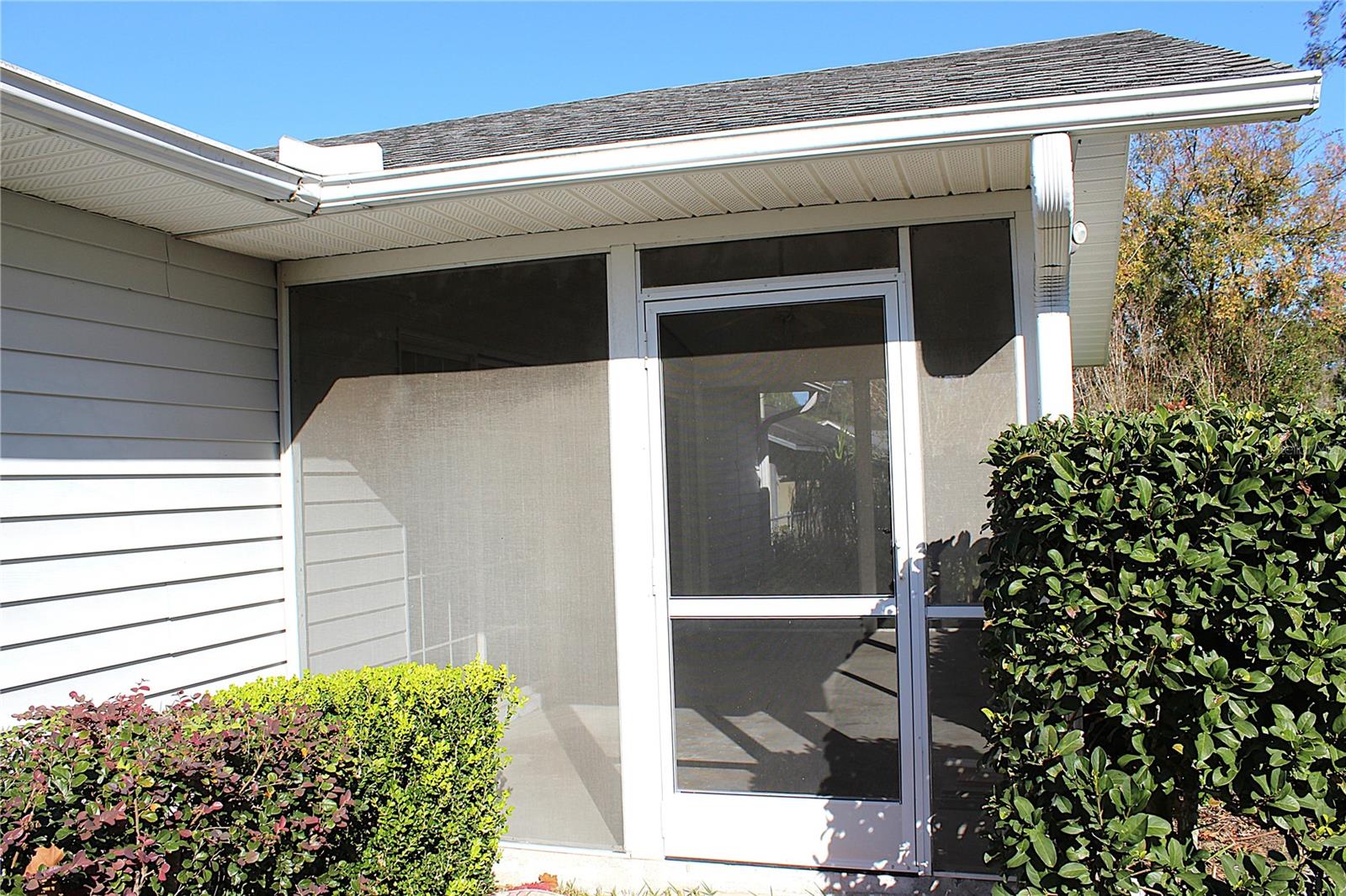 Image 7 of 49 For 707 46th Court