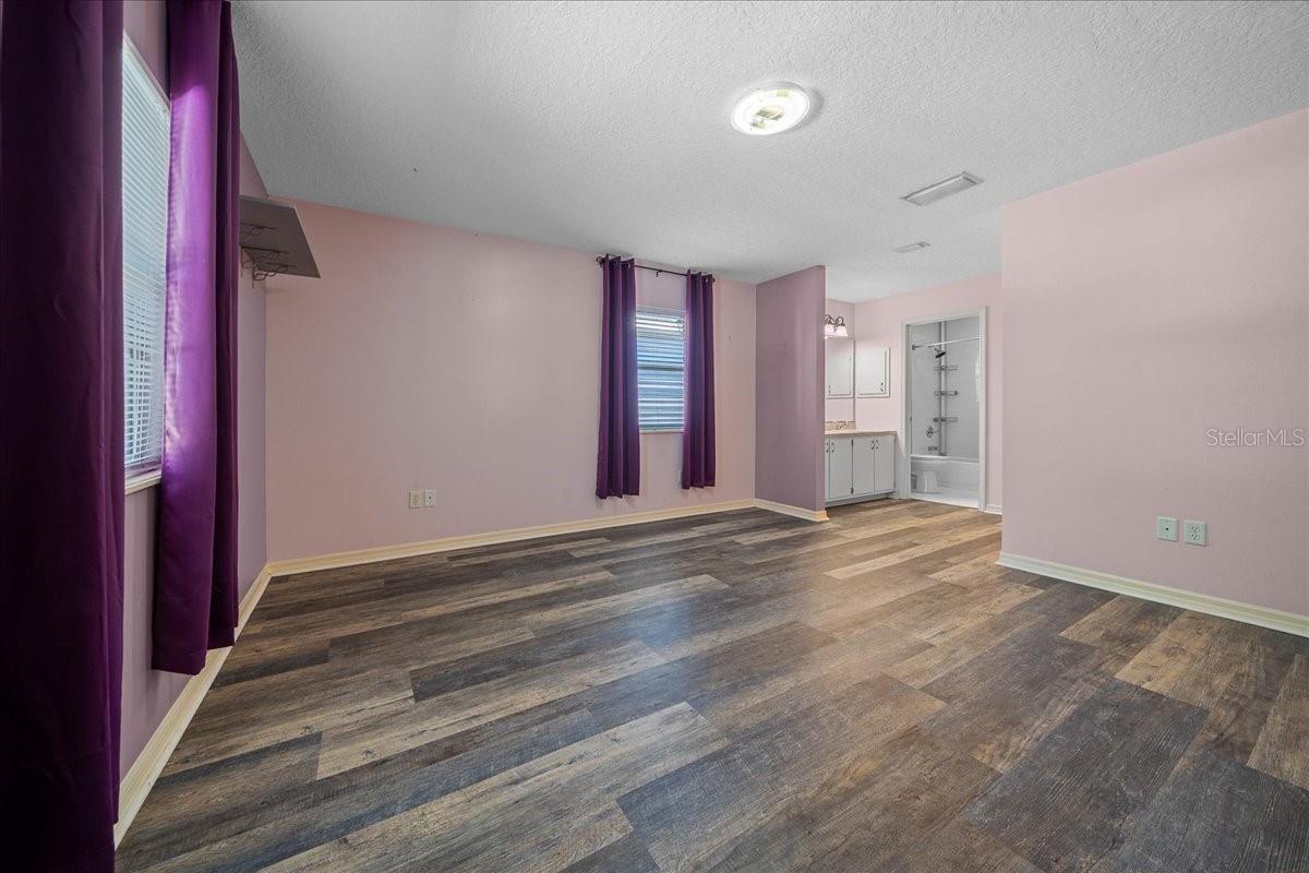 Image 13 of 39 For 12575 Foss Groves Path