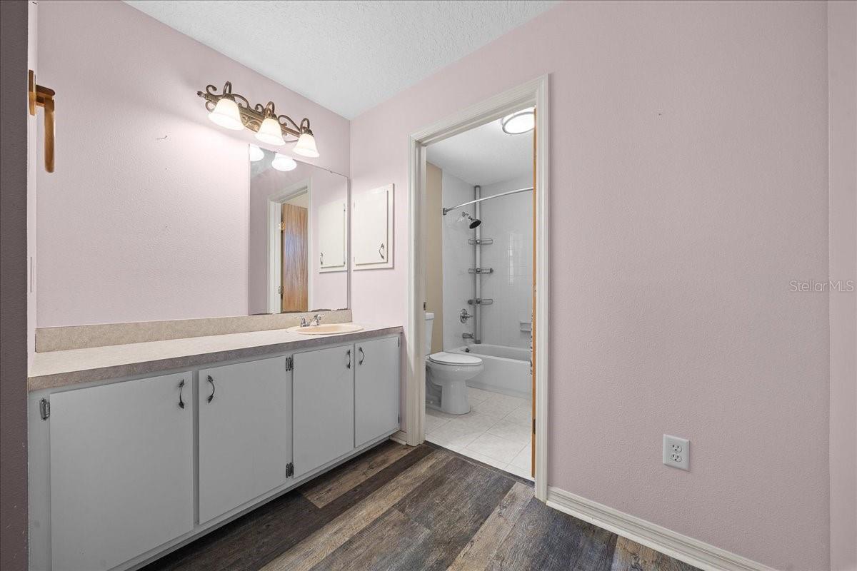 Image 15 of 39 For 12575 Foss Groves Path