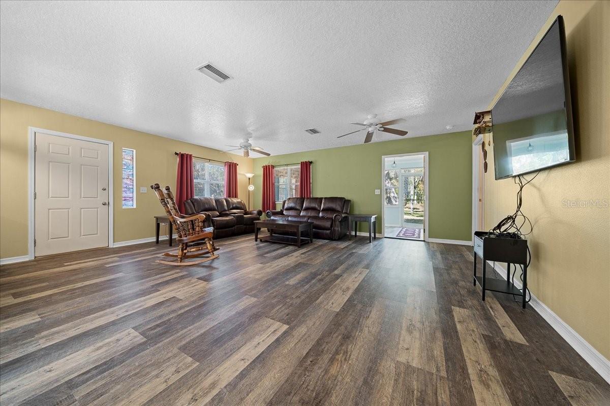 Image 6 of 39 For 12575 Foss Groves Path