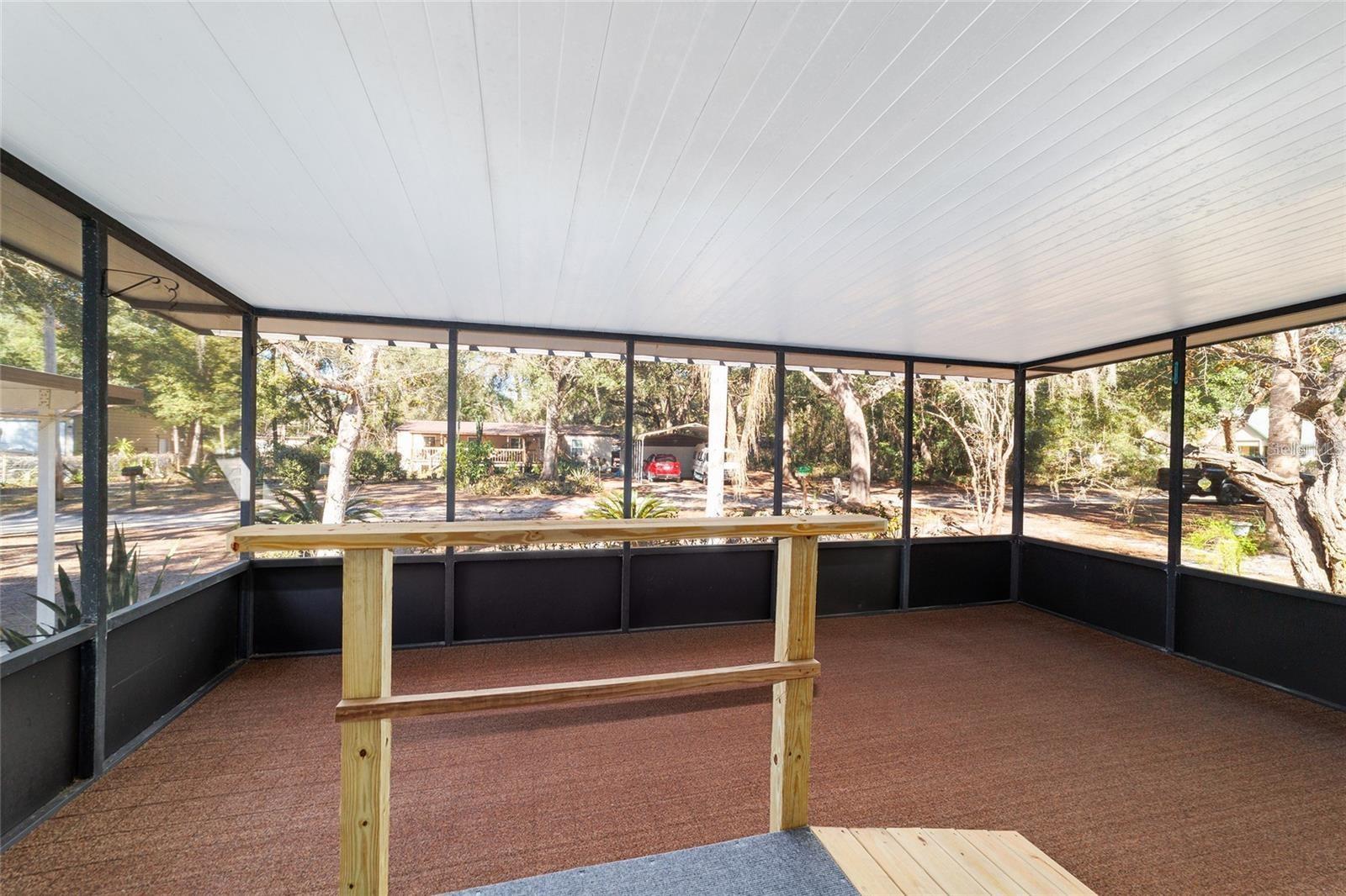 Image 19 of 76 For 13168 19th Lane