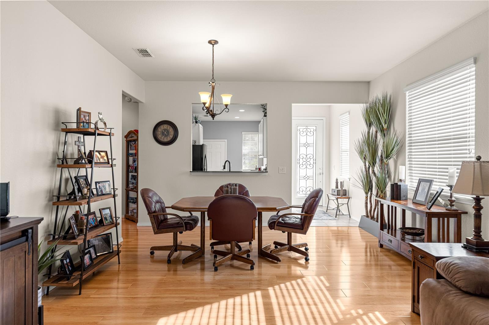 Image 14 of 34 For 7202 93rd Avenue