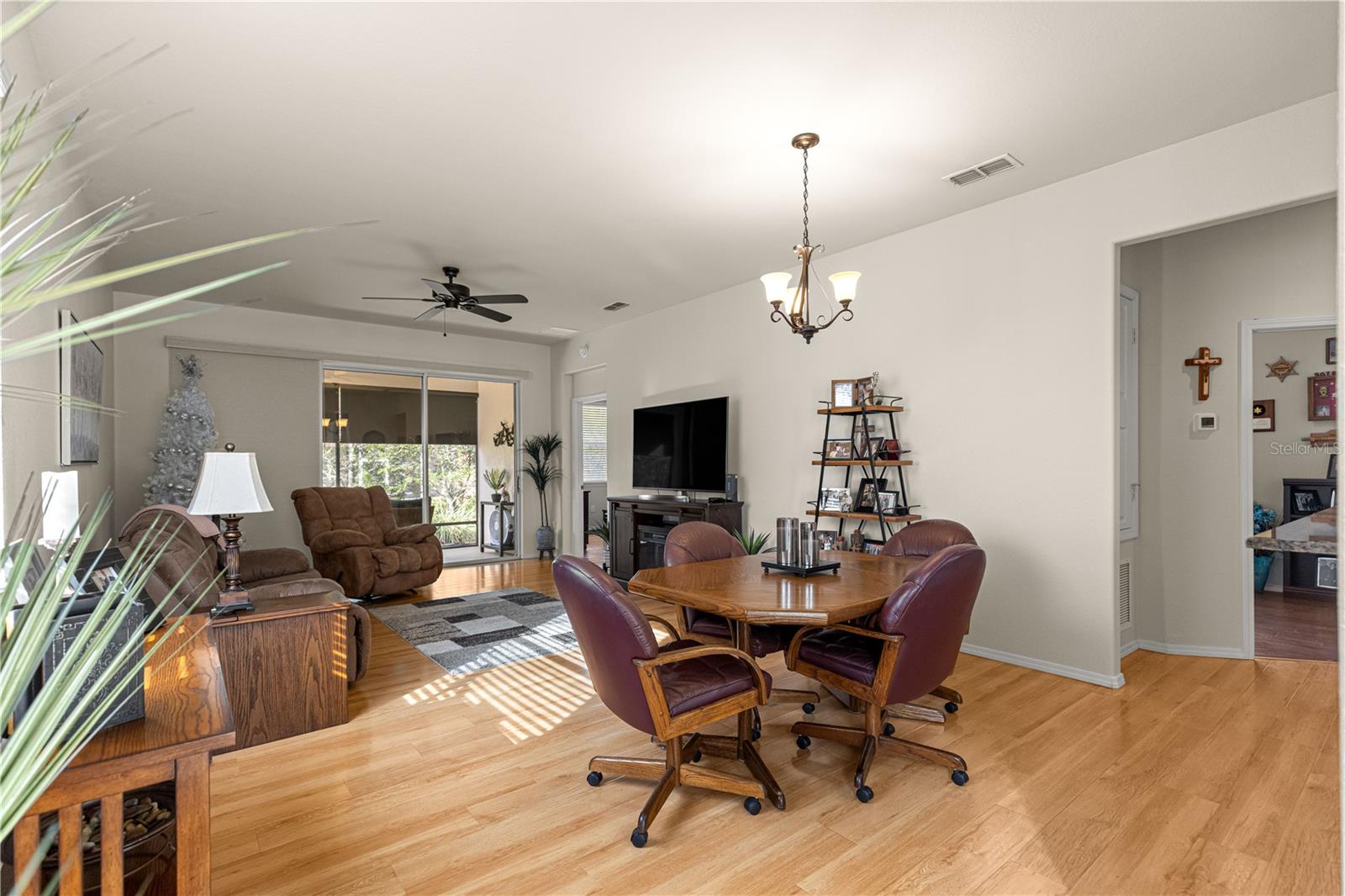 Image 16 of 34 For 7202 93rd Avenue