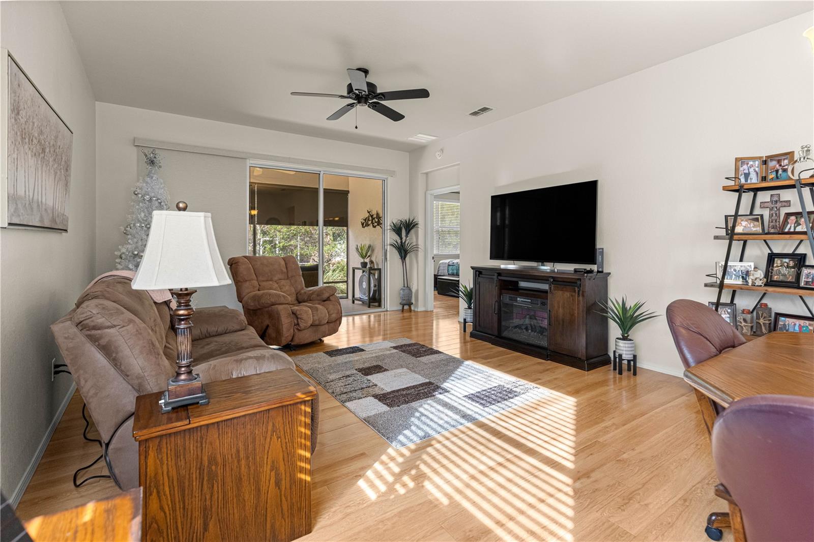 Image 17 of 34 For 7202 93rd Avenue