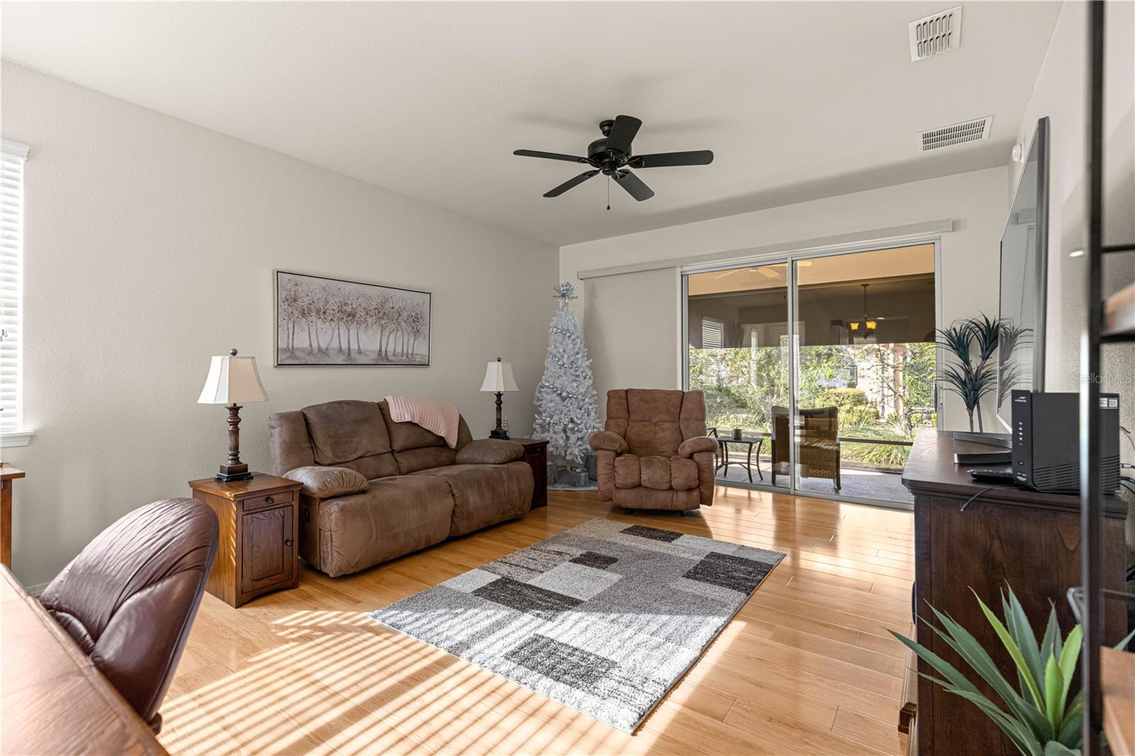 Image 18 of 34 For 7202 93rd Avenue