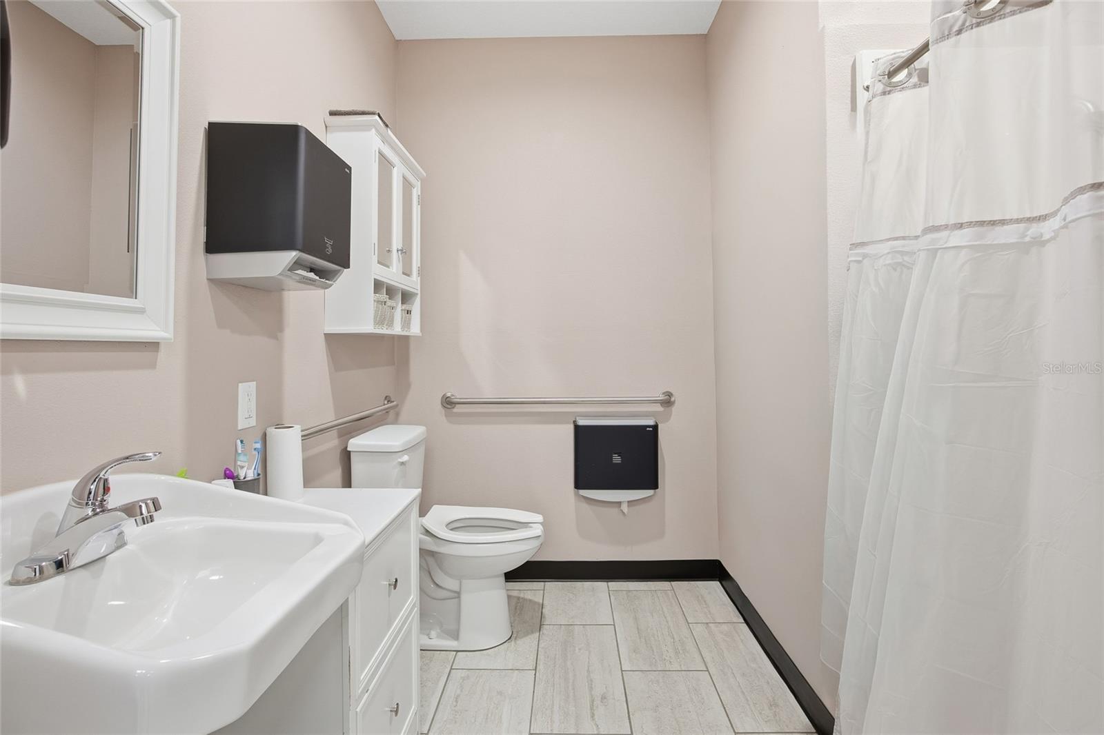 Image 16 of 62 For 20761 Highway 27