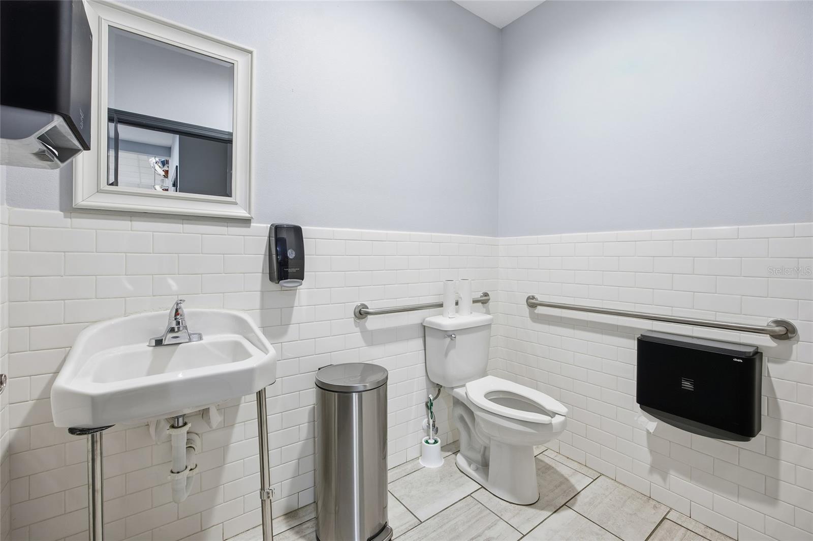 Image 18 of 62 For 20761 Highway 27