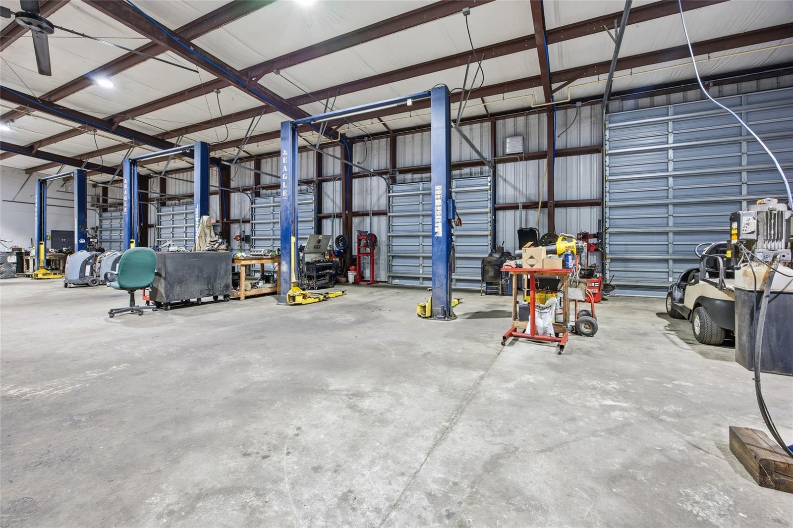 Image 25 of 62 For 20761 Highway 27